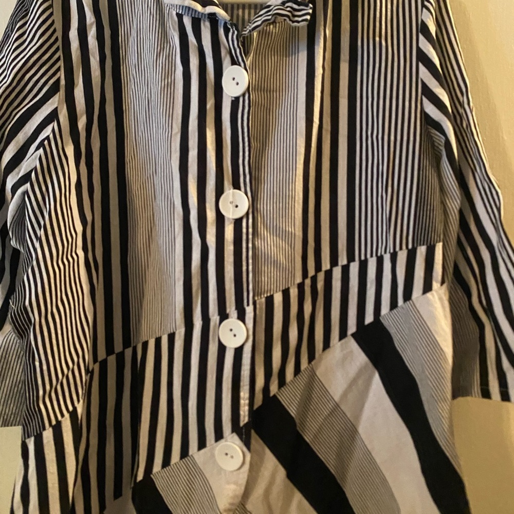 Peck & Peck Black and White Striped Shirt